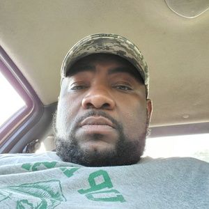 Meet your Posher, Emmanuel